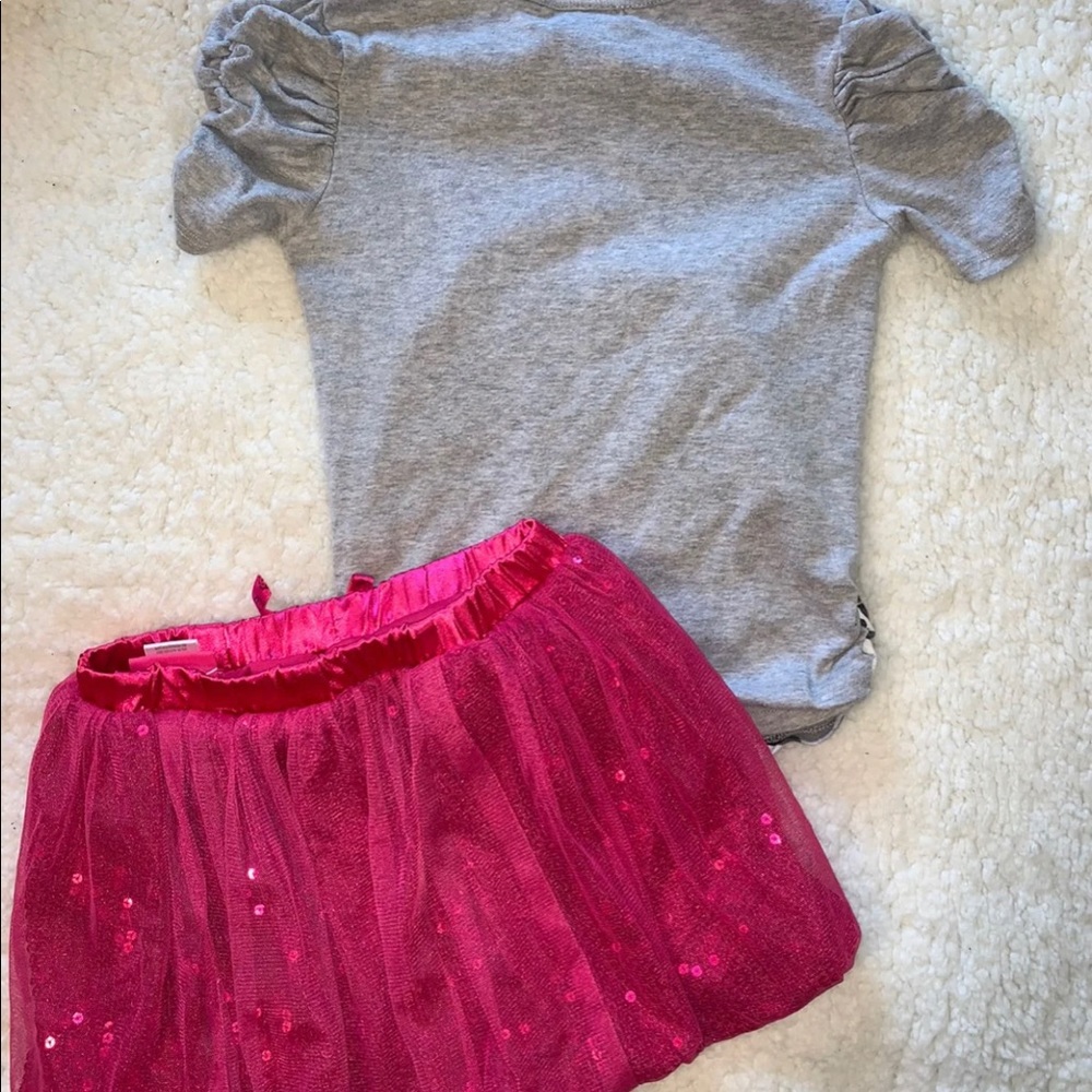 Hello Kitty Outfit - Picture 2 of 5
